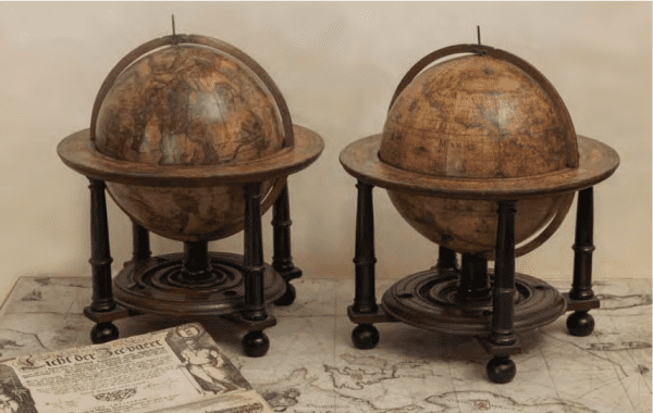 WILLEM JANSZ BLAEU - EEN UITZONDERLIJK EN ZELDZAAM PAAR 9-INCH  AARD- EN HEMELGLOBE